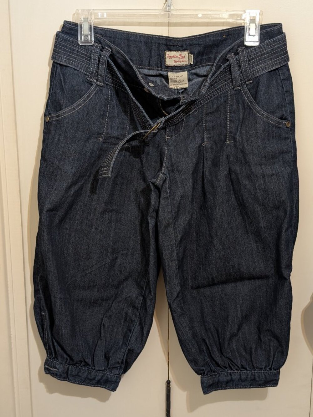 Uniquely you cute Sapphire Red Quality Capries Short - Denim -Sz 5/6